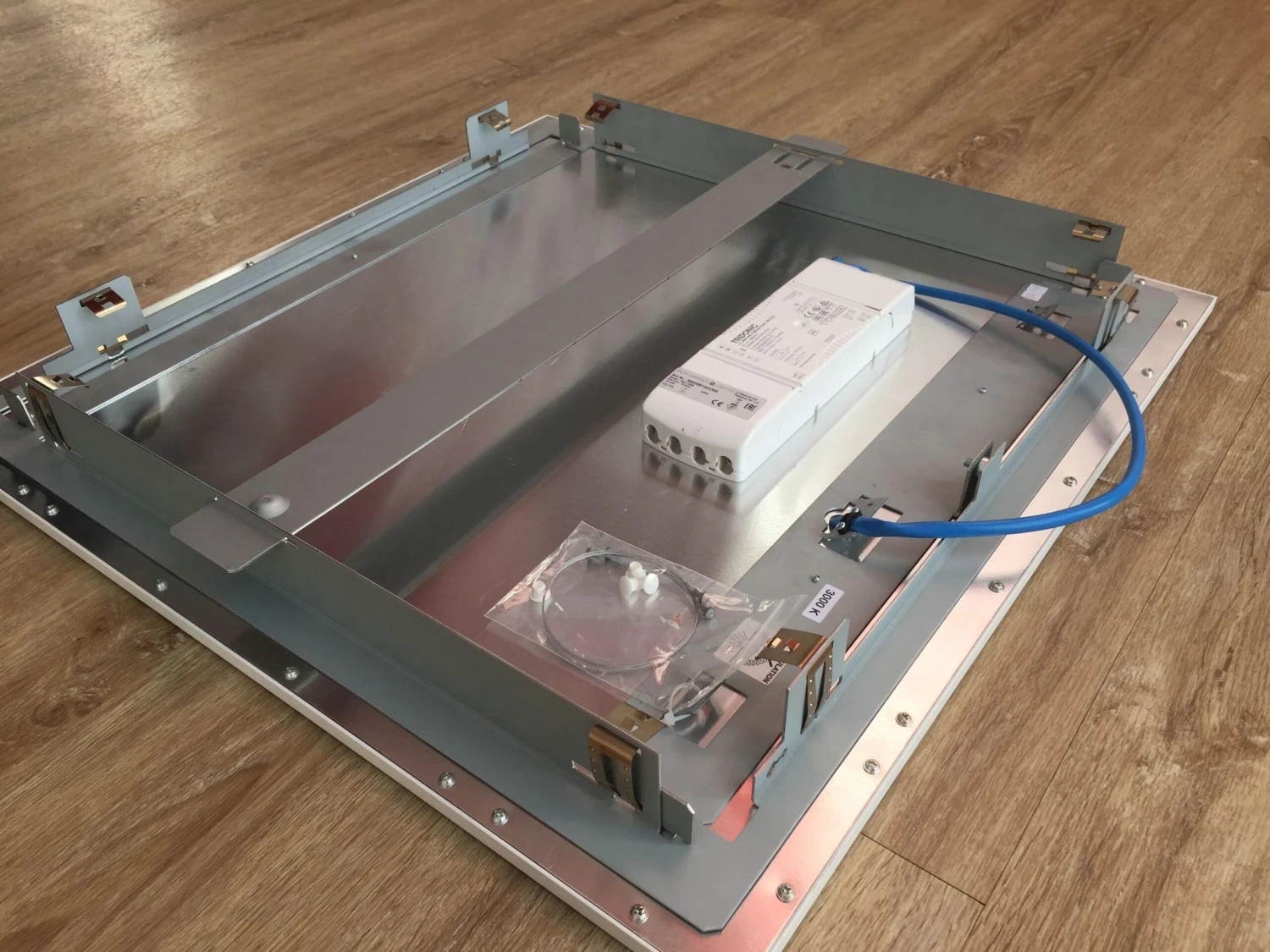 Perform.i.L. 8625561403300 LED-Einbauleuchte FL625EB 40W, Diamantprisma, 3000K 4 Perform.i.L. 8625561403300 LED-Einbauleuchte FL625EB 40W, Diamantprisma, 3000K – Bild 4