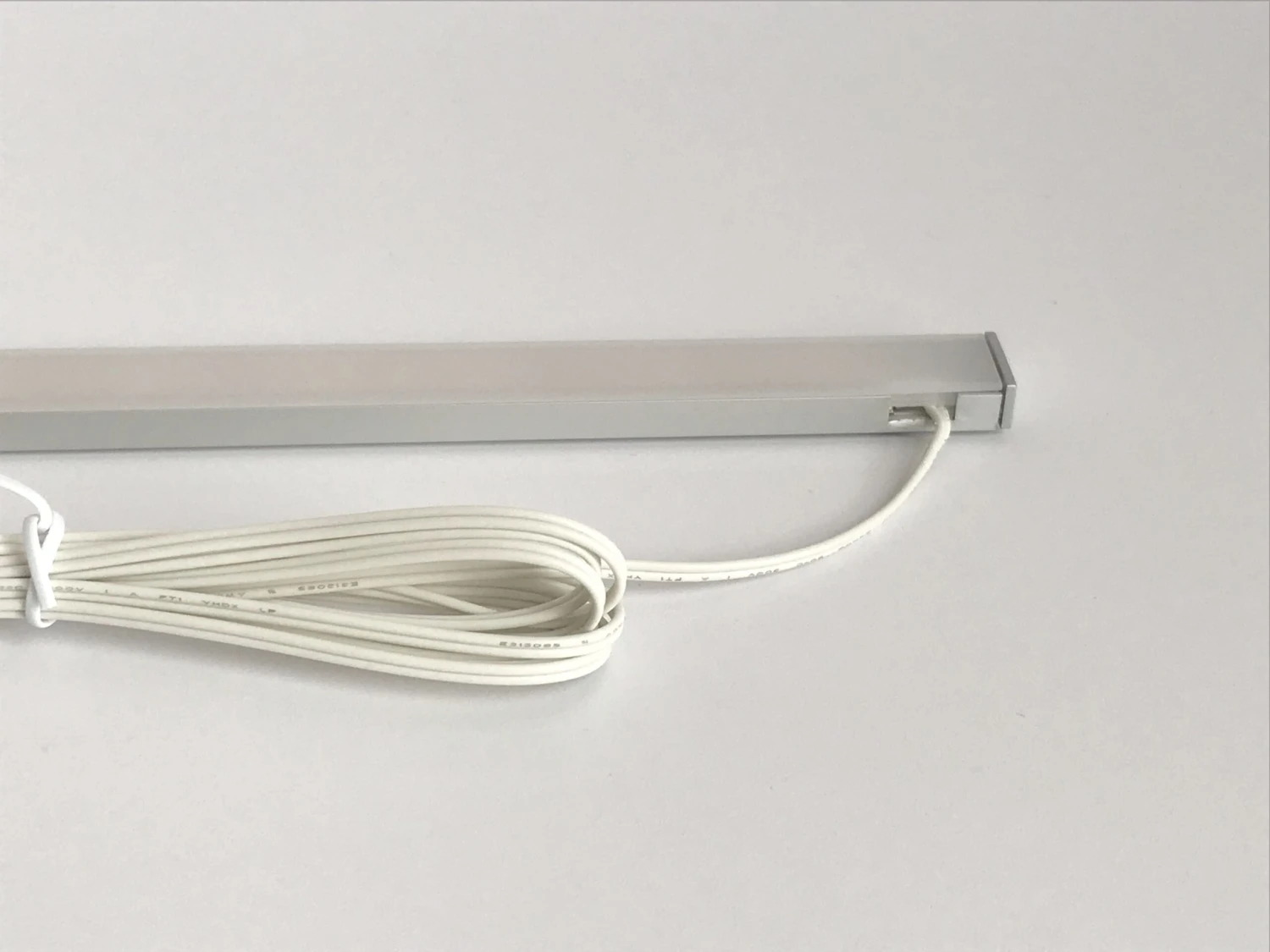 Hera 61001427203 LED-Top-Stick FMK 600mm, 10,9W/neutralweiß 5 Hera 61001427203 LED-Top-Stick FMK 600mm, 10,9W/neutralweiß – Bild 5