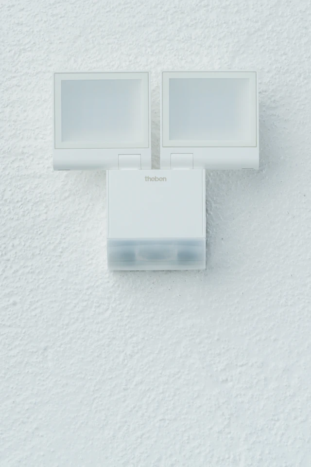 Theben 1020802 TheLeda S17-100 WH LED-Strahler Mit 17 W Und Integriertem Bewegungsmelder 6 Theben 1020802 TheLeda S17-100 WH LED-Strahler Mit 17 W Und Integriertem Bewegungsmelder – Bild 6