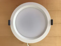 LEDVANCE Downlight 14W, Warmweiß, Nicht Dimmbar, Für Ø150mm, IP44 9 LEDVANCE Downlight 14W, Warmweiß, Nicht Dimmbar, Für Ø150mm, IP44 -Beleuchtungs Discounter c2efc58553a497dc59e70a9d214b2eaaebcb2eb9 scaled