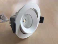 LEDVANCE Spot 4,5W, Schwenkbar, Warmweiß -Beleuchtungs Discounter f2b935f78087c28dae83cf89d6ba356617df3c58